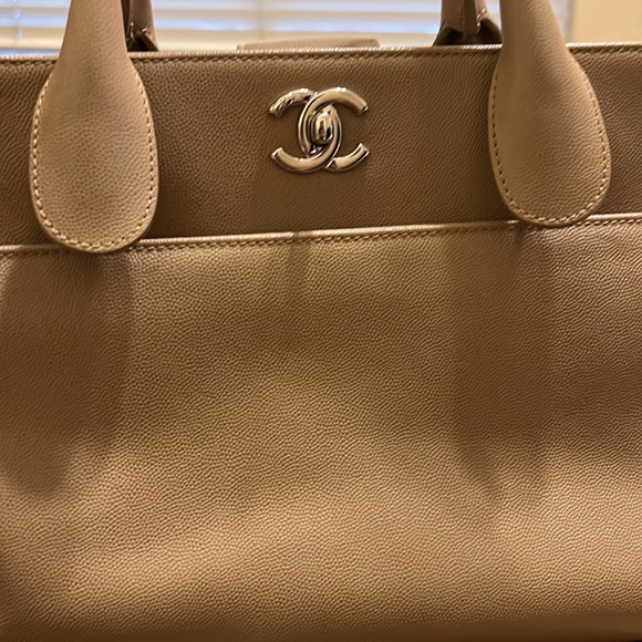 Chanel executive bag - Picture 3 of 12